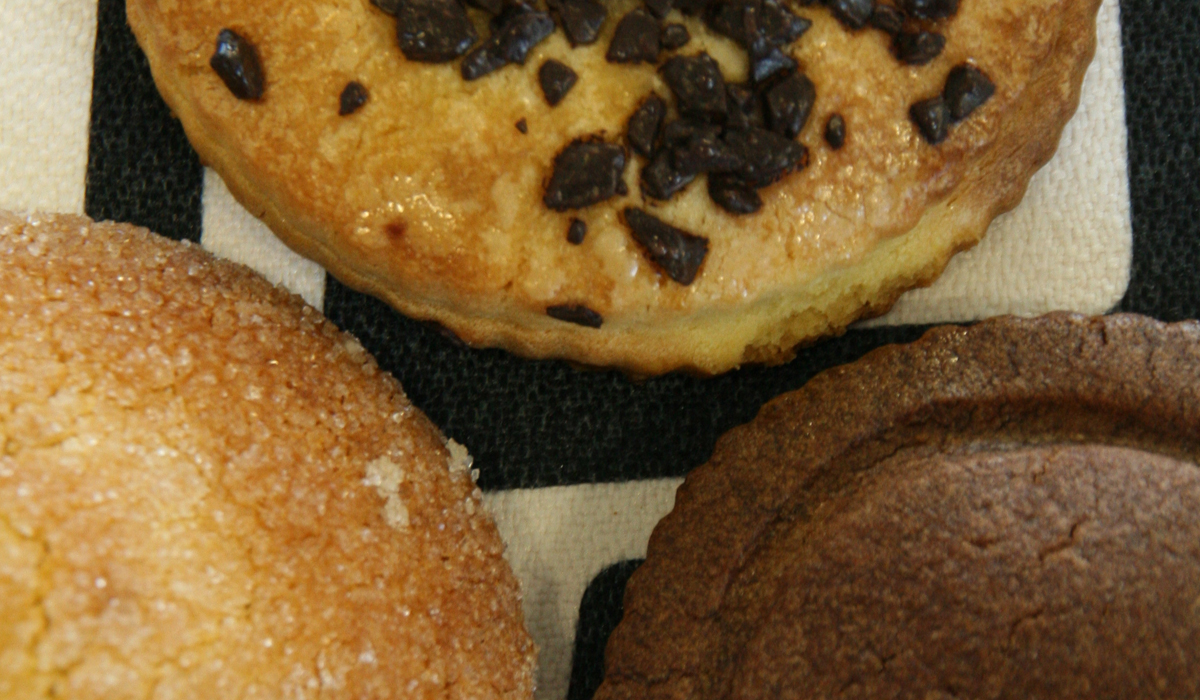 Biscotti al cacao con gocce di cioccolato